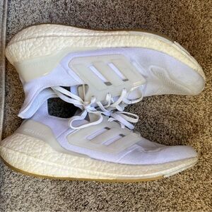 White Adidas Ultraboost 22 Women’s Size 11